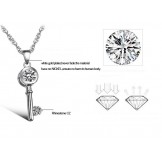 Wide Varieties Female Lock and Key Platinum Plating Titanium Necklace With Rhinestone