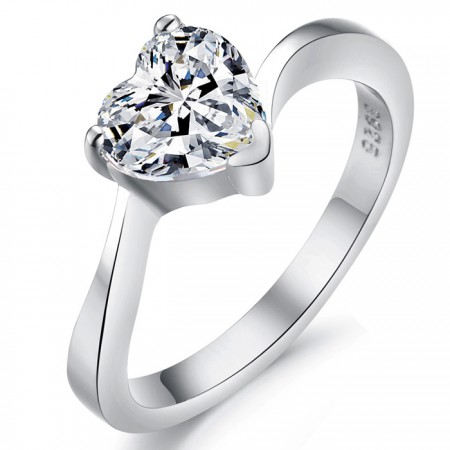 The Queen of Quality Female Sweetheart Platinum Plating Titanium Ring With Rhinestone