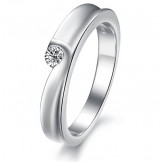 Stable Quality Platinum Plating Titanium Ring For Lovers With Rhinestone