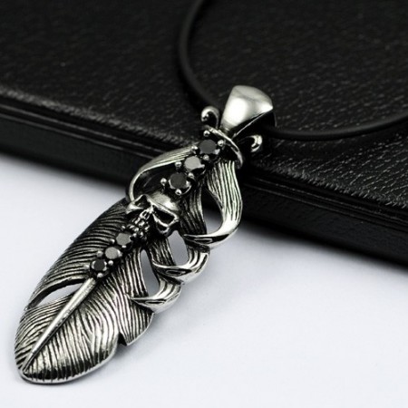 Skull Feathers titanium Pendant necklace 2010 Hot Fashion Style
