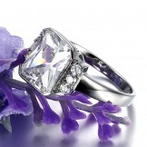 Well-known for Its Fine Quality Female Titanium Ring With Rhinestone